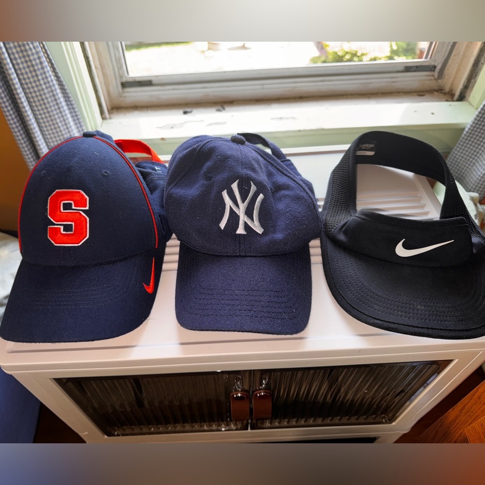 Syracuse Cap, Yankees Cap, Nike Visor.